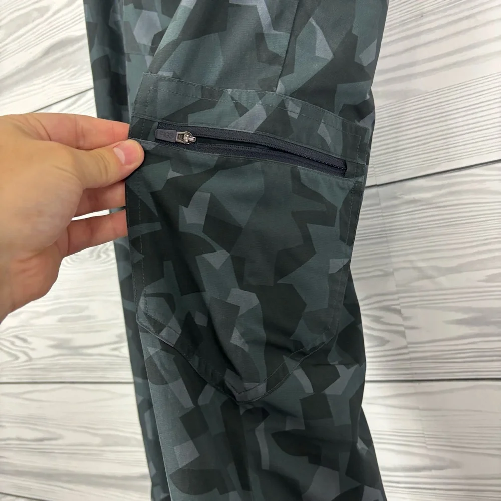 FIGS Camo Bonsai Zamora Joggers Scrub Pants Size Small - Picture 8 of 11
